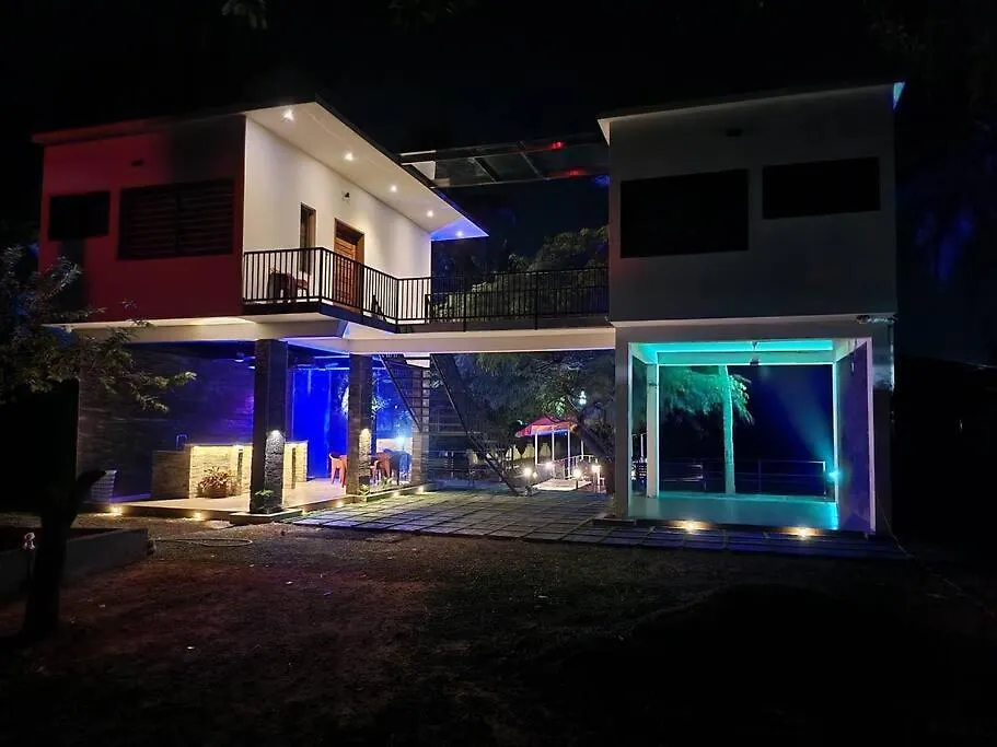 Aripalam Villa Karuvapadna