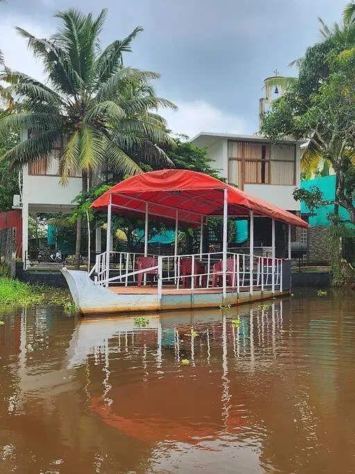 Aripalam Villa Karuvapadna 0*,  India